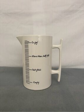 Creative Co-op White Ceramic Measuring Pitcher 0.8L Excellent(F299)